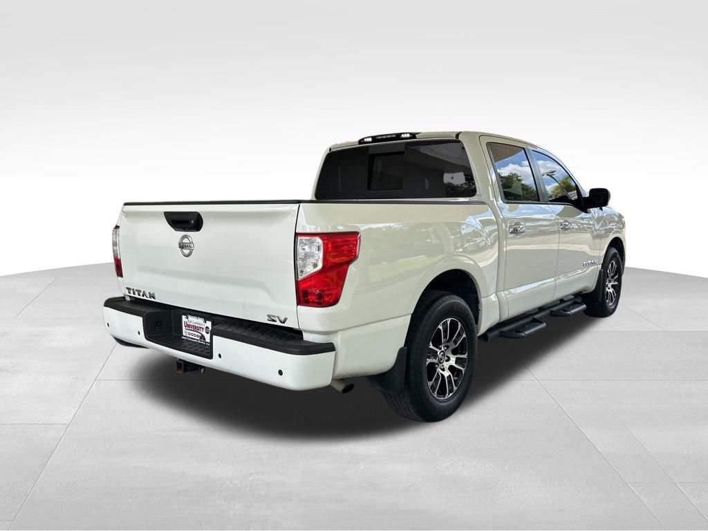 2021 Nissan Titan SV photo 2