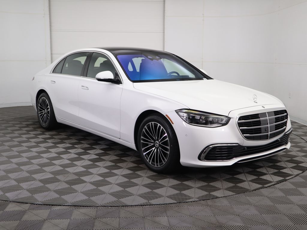 2025 Mercedes Benz S 580 4MATIC photo 3