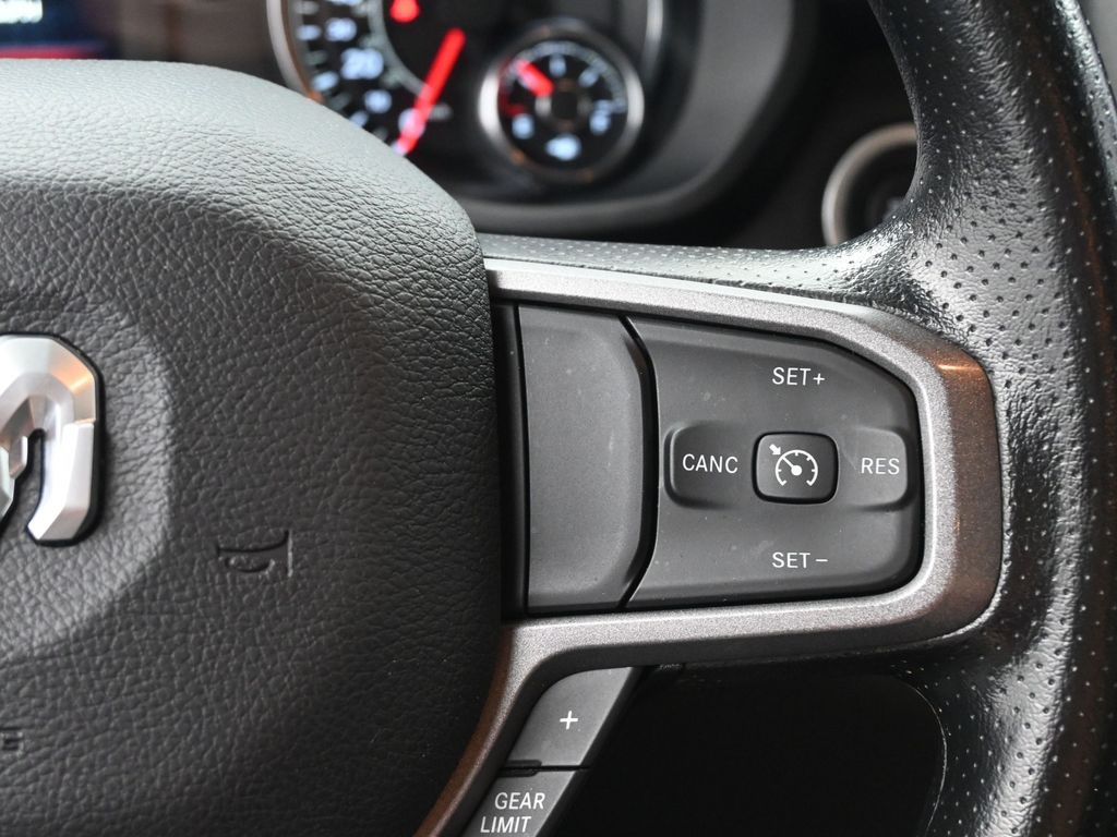 2024 Ram 1500 Tradesman photo 2