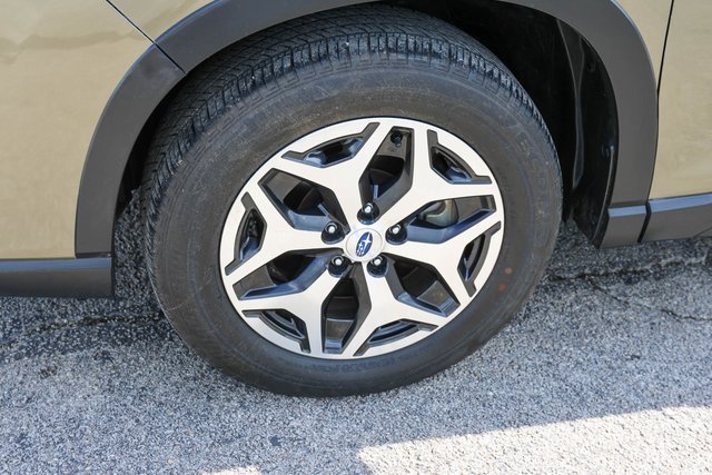 2024 Subaru Forester Premium Base photo 7
