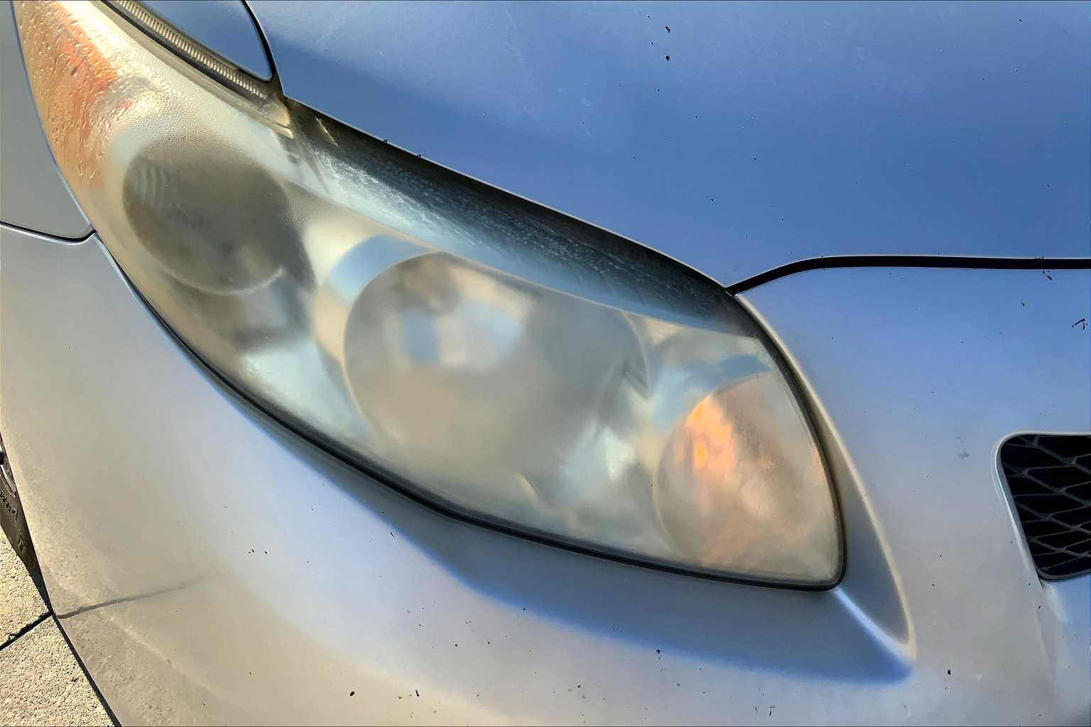 2009 Toyota RAV4 LE photo 24