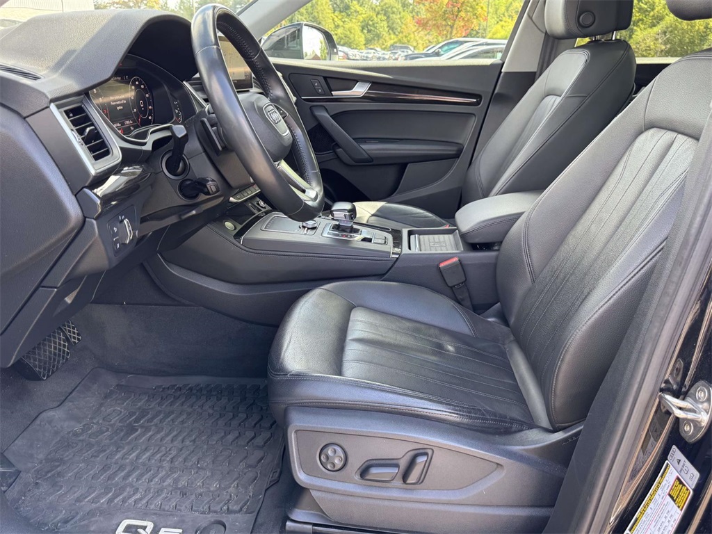 2020 Audi Q5 45 Premium Plus photo 13