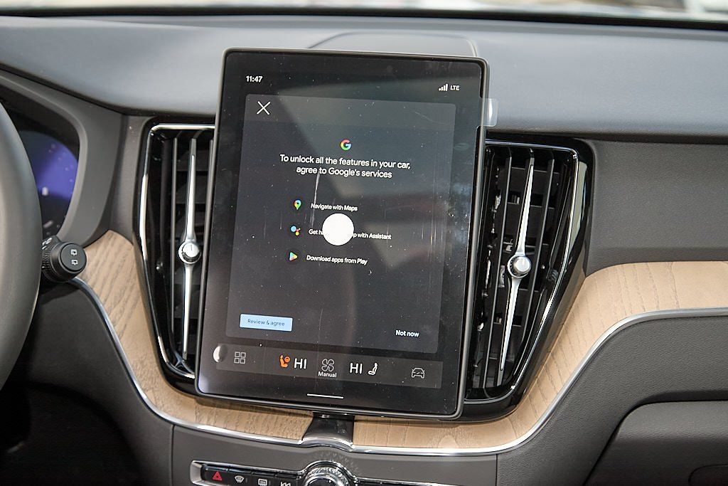 2026 VOLVO XC60 - Image 25