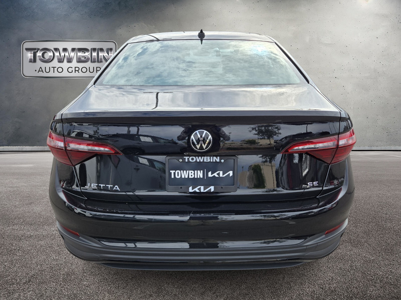2024 Volkswagen Jetta SE photo 3