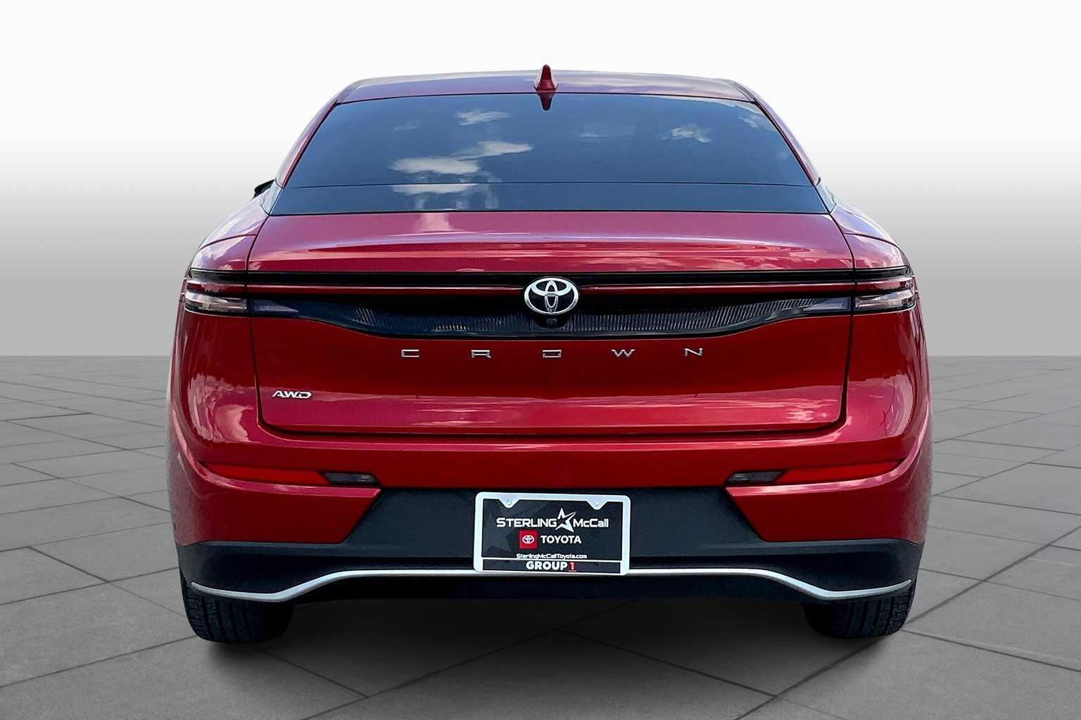 2023 Toyota Crown XLE photo 4