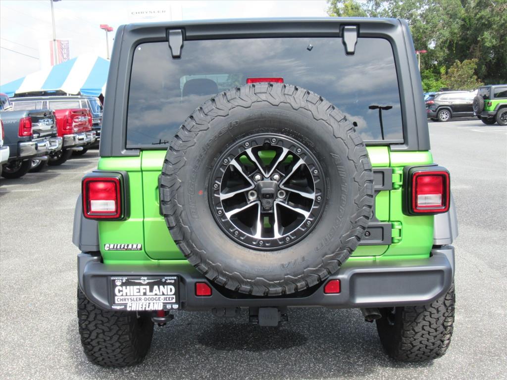 2025 Jeep Wrangler Willys photo 5
