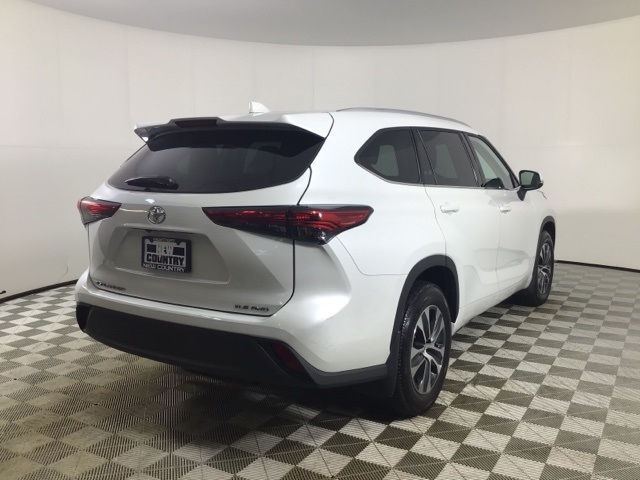 2022 Toyota Highlander XLE photo 8