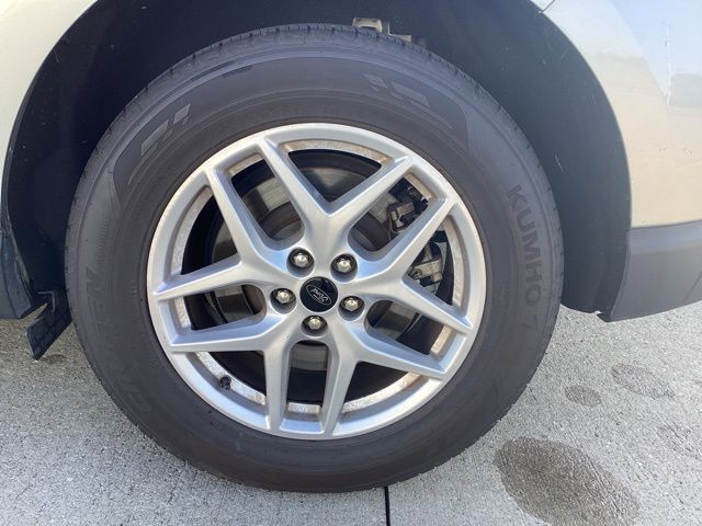2024 Ford Edge SEL photo 12