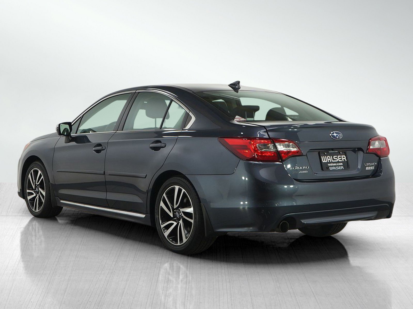 2017 Subaru Legacy 2.5i photo 3