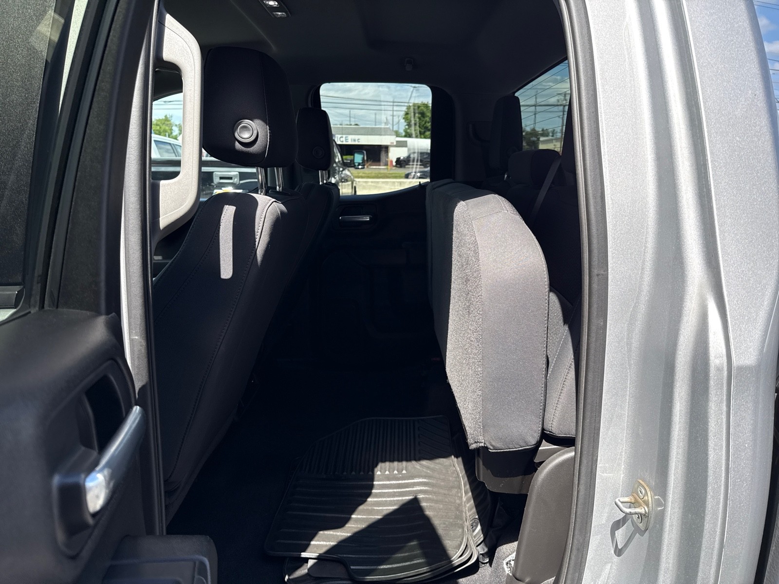 2020 Chevrolet Silverado 1500 Custom photo 25