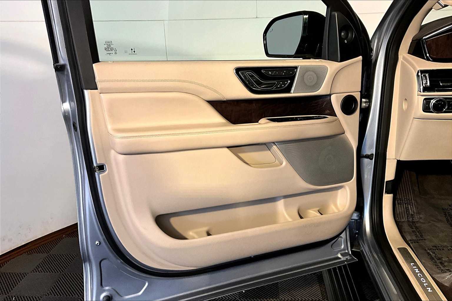 2020 Lincoln Navigator Reserve photo 21