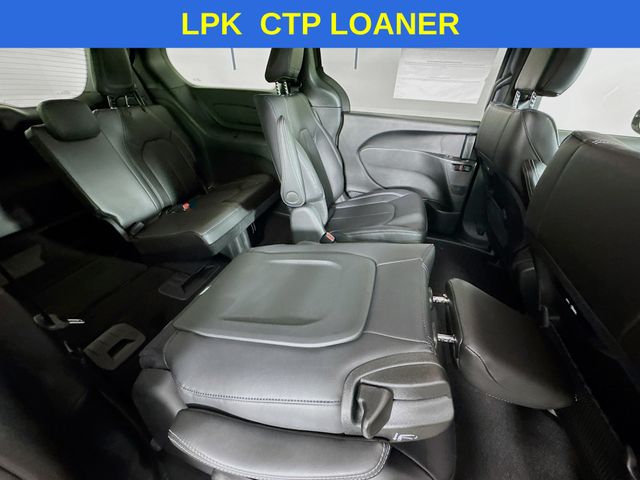 2025 Chrysler Pacifica Hybrid photo 25