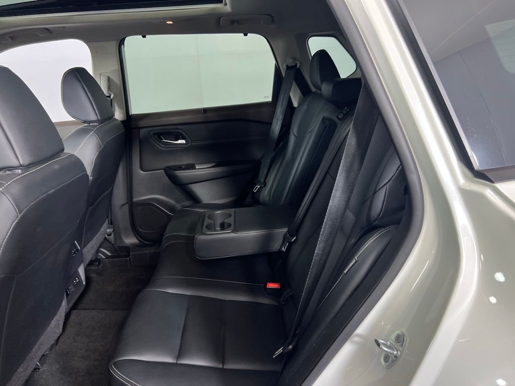 2023 Nissan Rogue SL photo 19