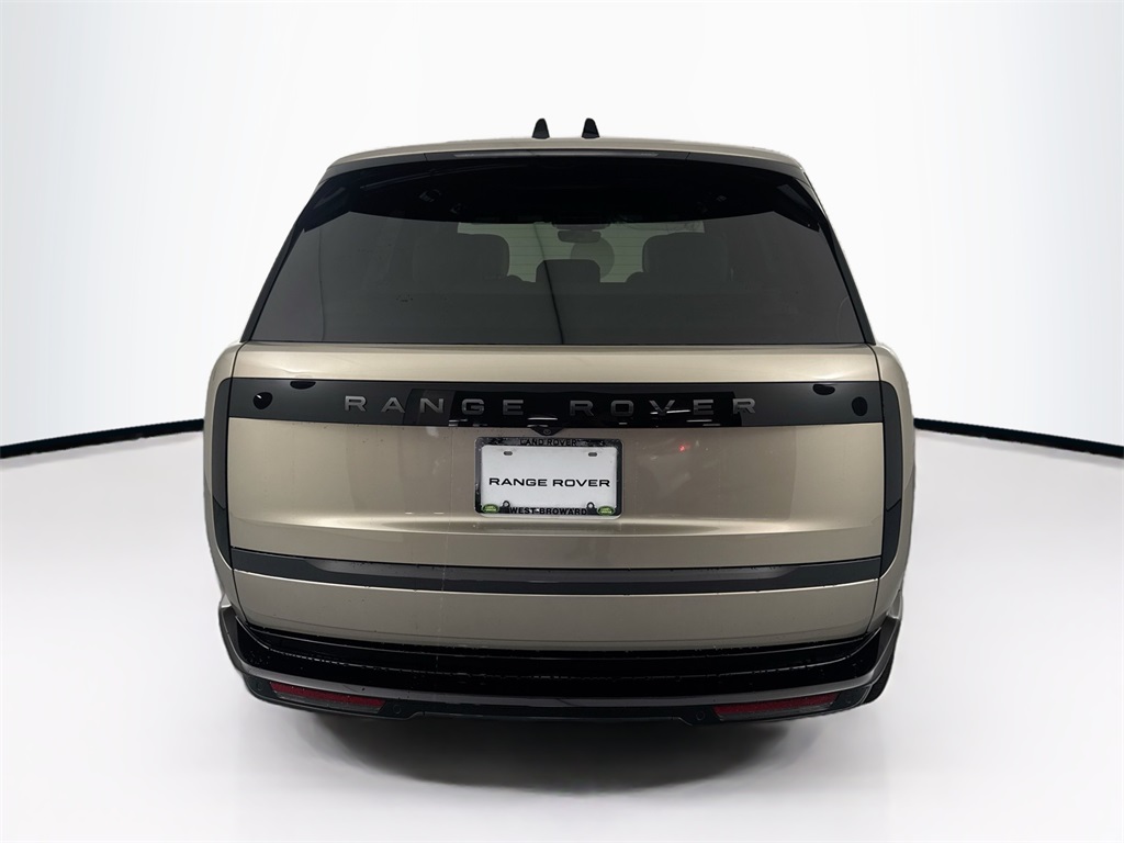 2025 Land Rover Range Rover SE photo 6