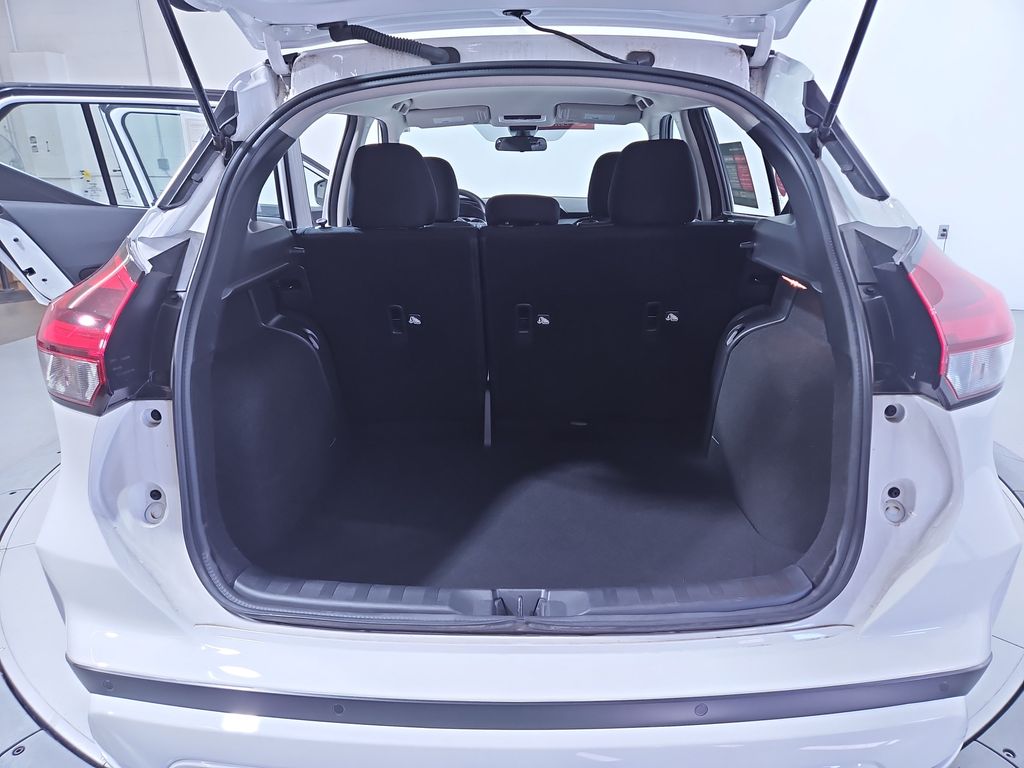 2024 Nissan Kicks S photo 19