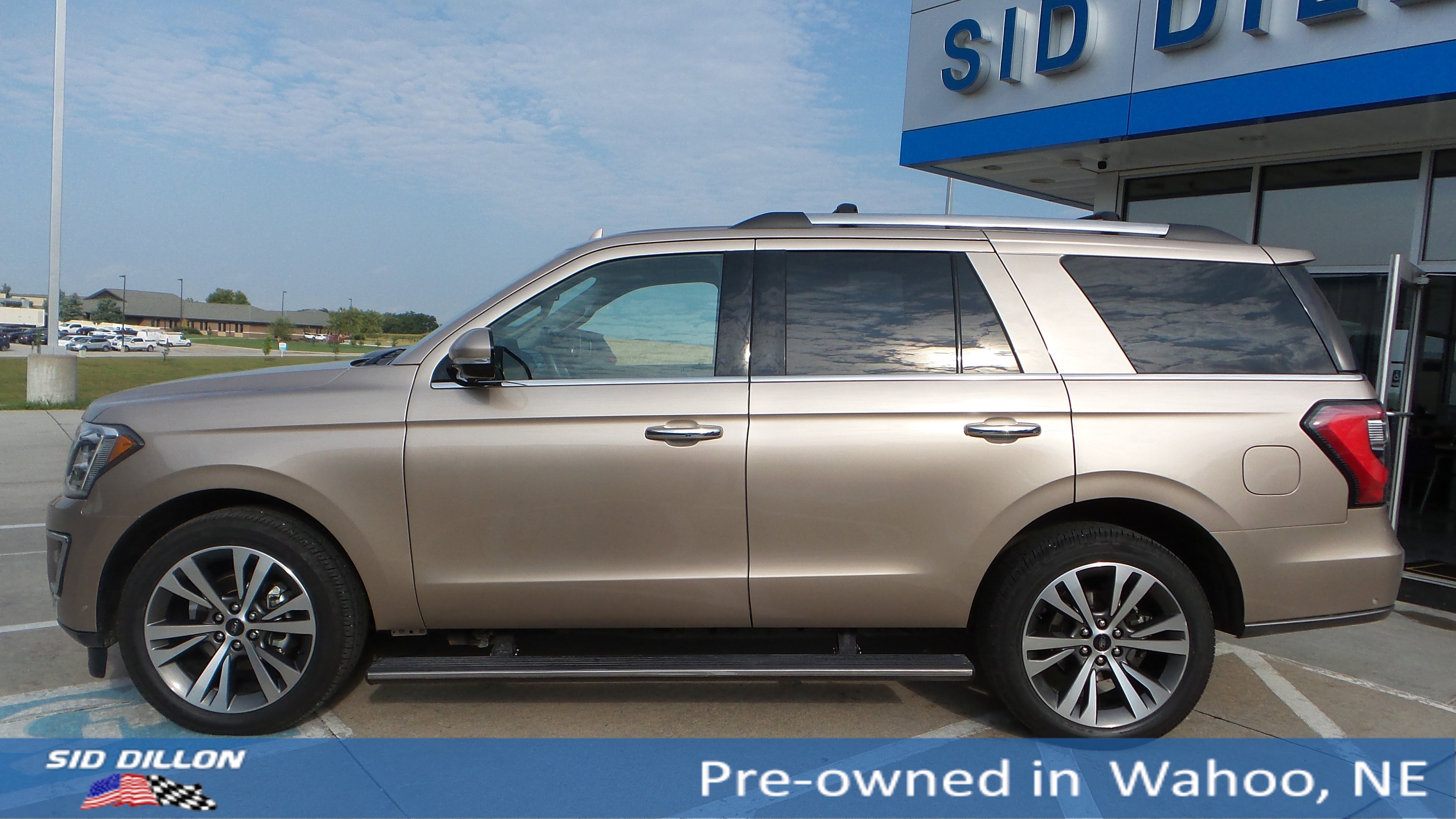 2020 Ford Expedition Limited photo 2