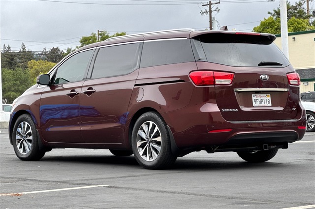 2015 Kia Sedona SX photo 5