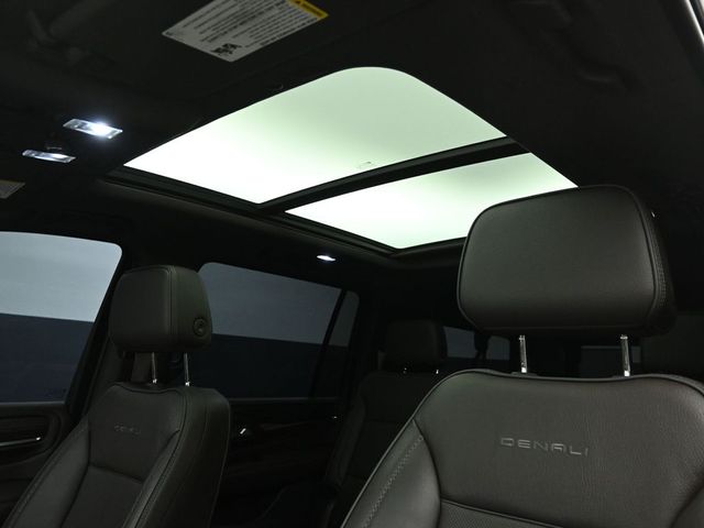 2022 GMC YUKON XL - Image 21