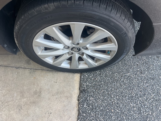 2018 Toyota Camry LE photo 28