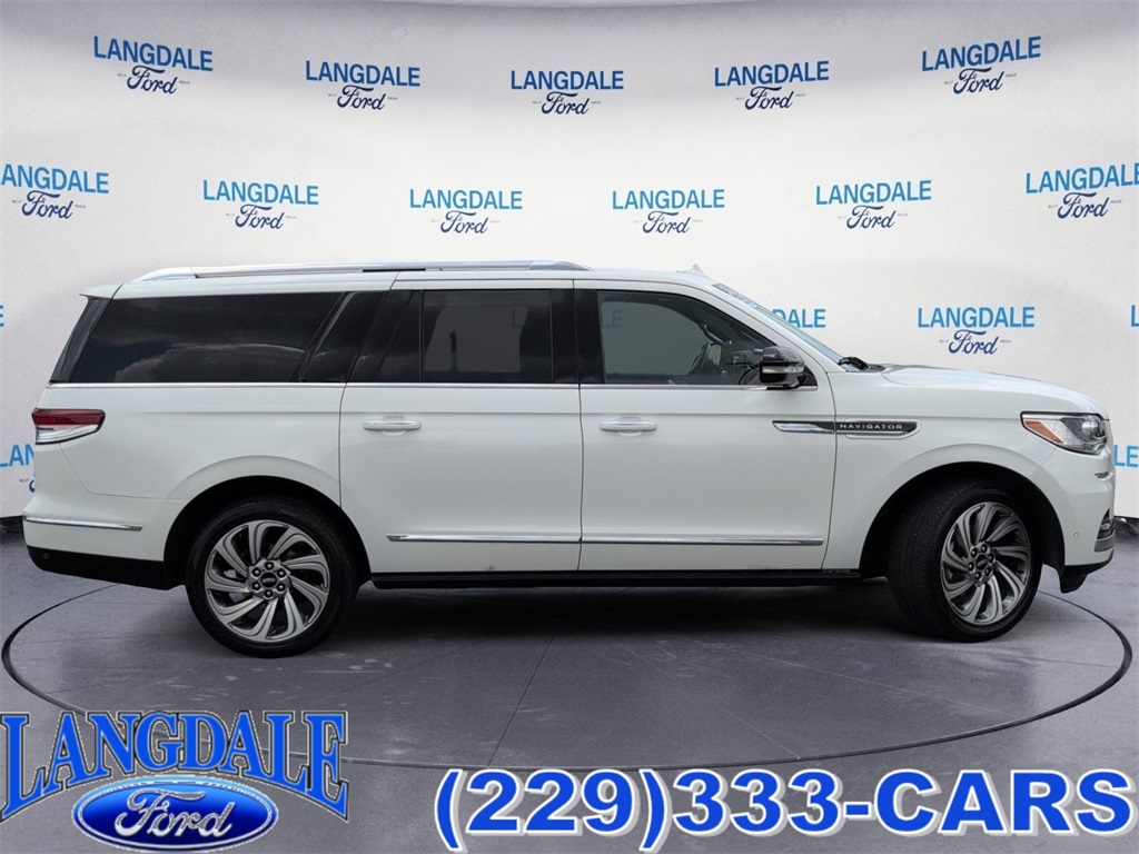 2022 Lincoln Navigator L Reserve photo 4