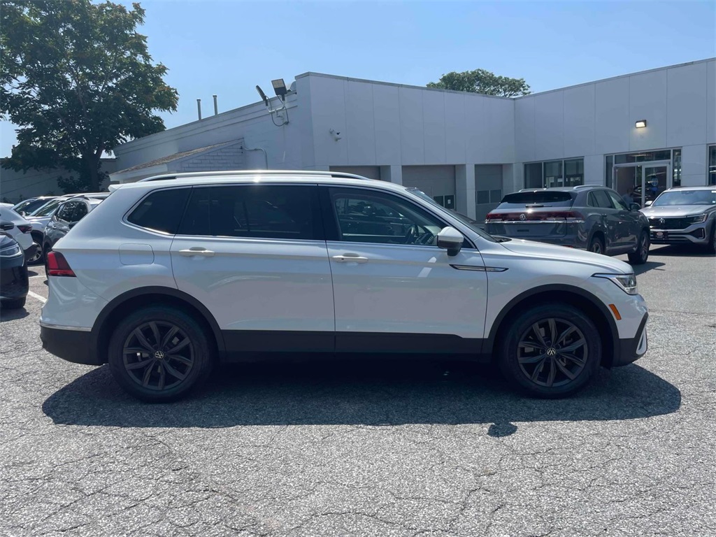 2023 Volkswagen Tiguan SE photo 4