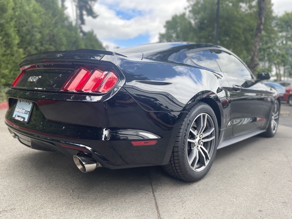 2017 Ford Mustang GT photo 4