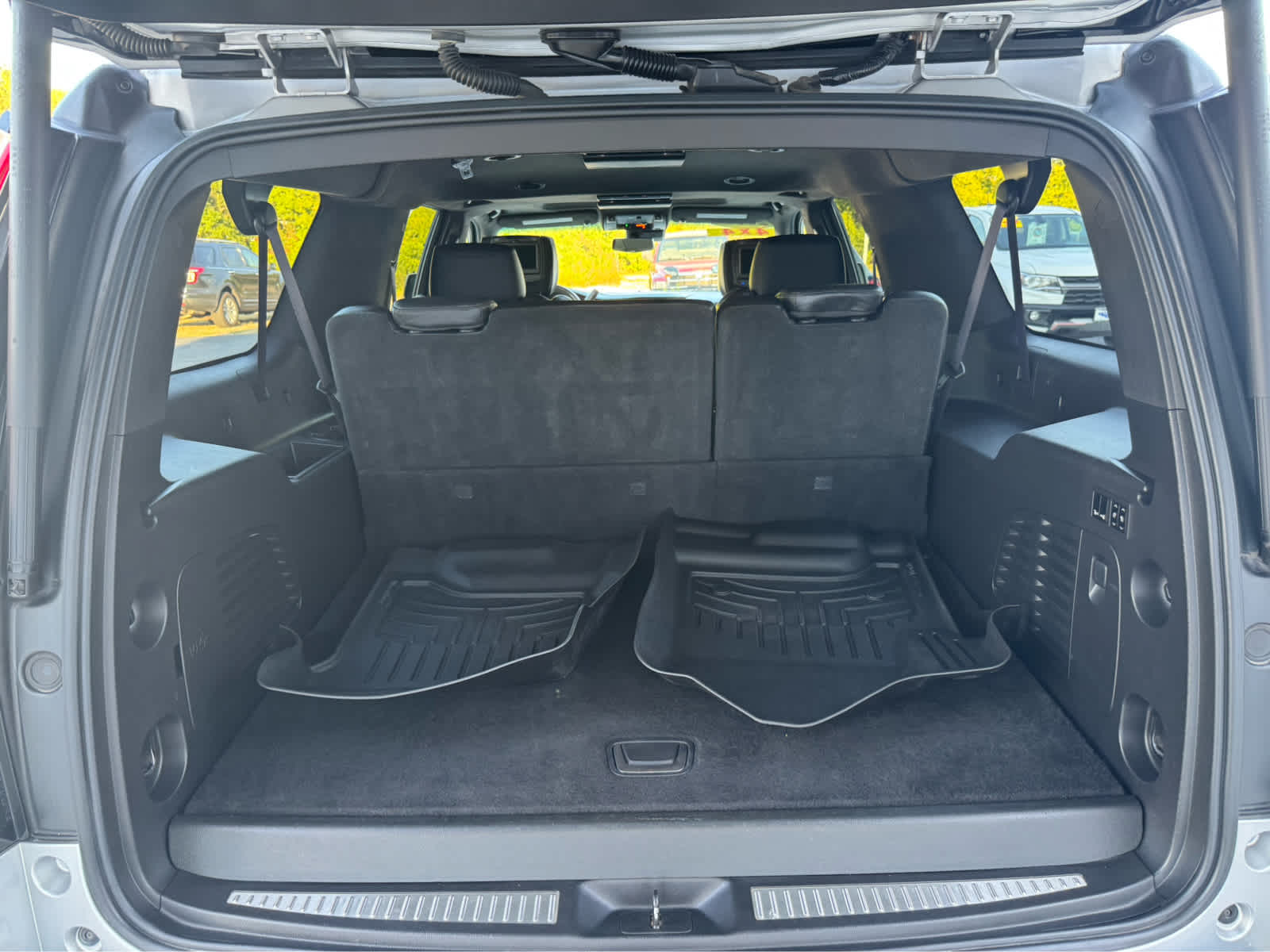 2017 Cadillac Escalade ESV Platinum photo 22