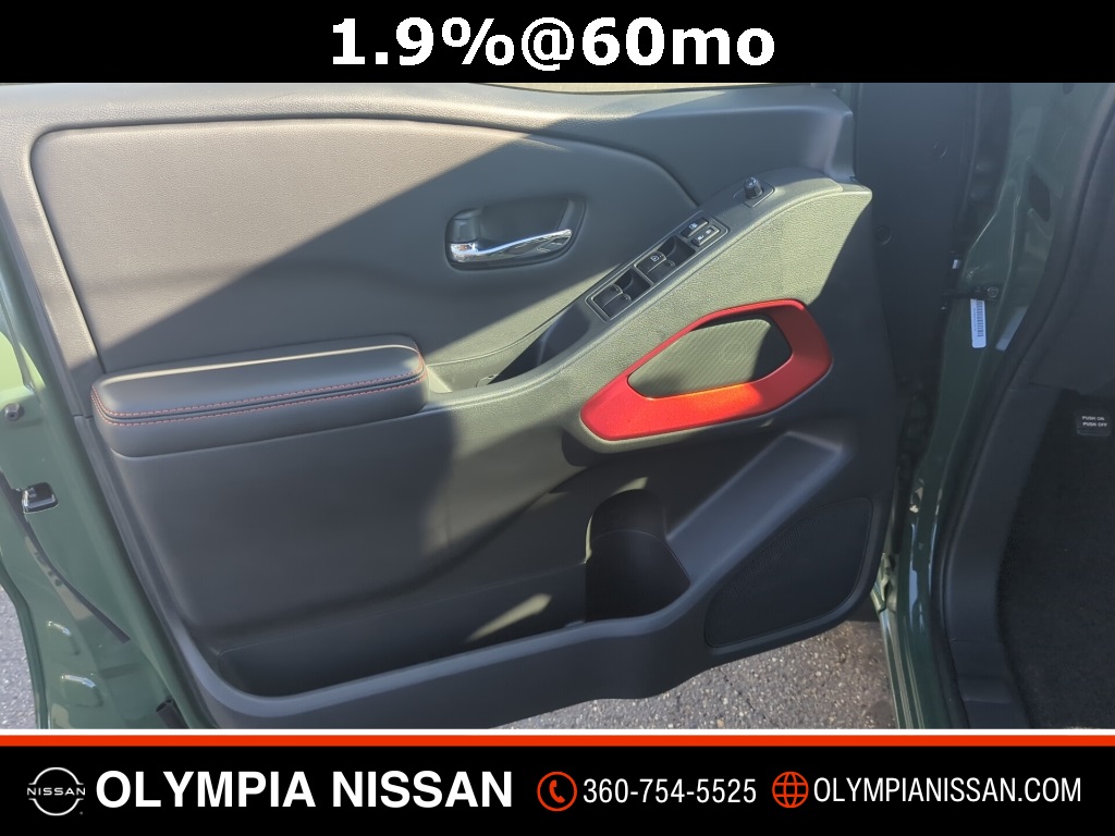 2025 Nissan Frontier Crew Cab PRO-4X photo 9