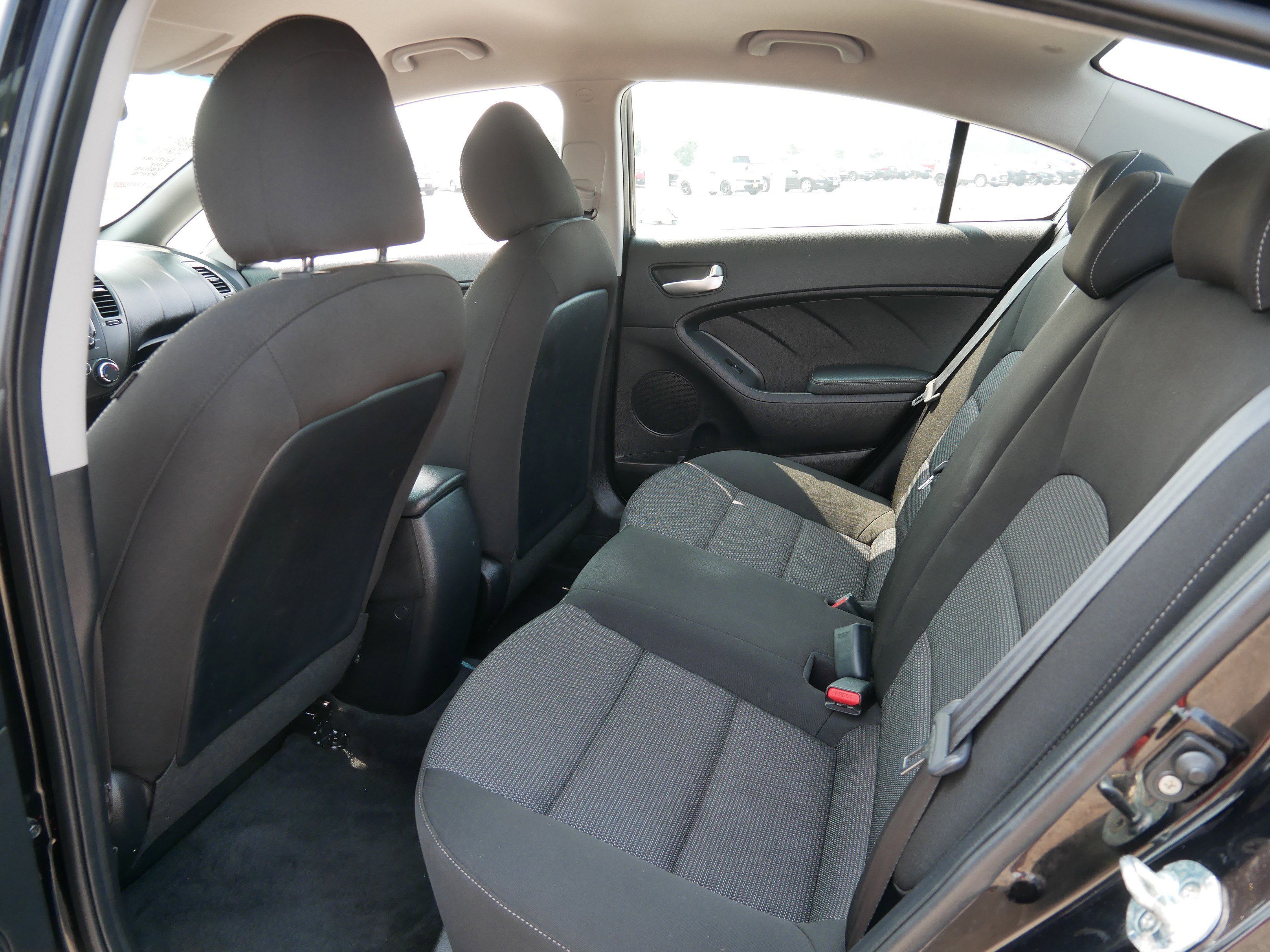 2018 Kia Forte LX Base photo 28