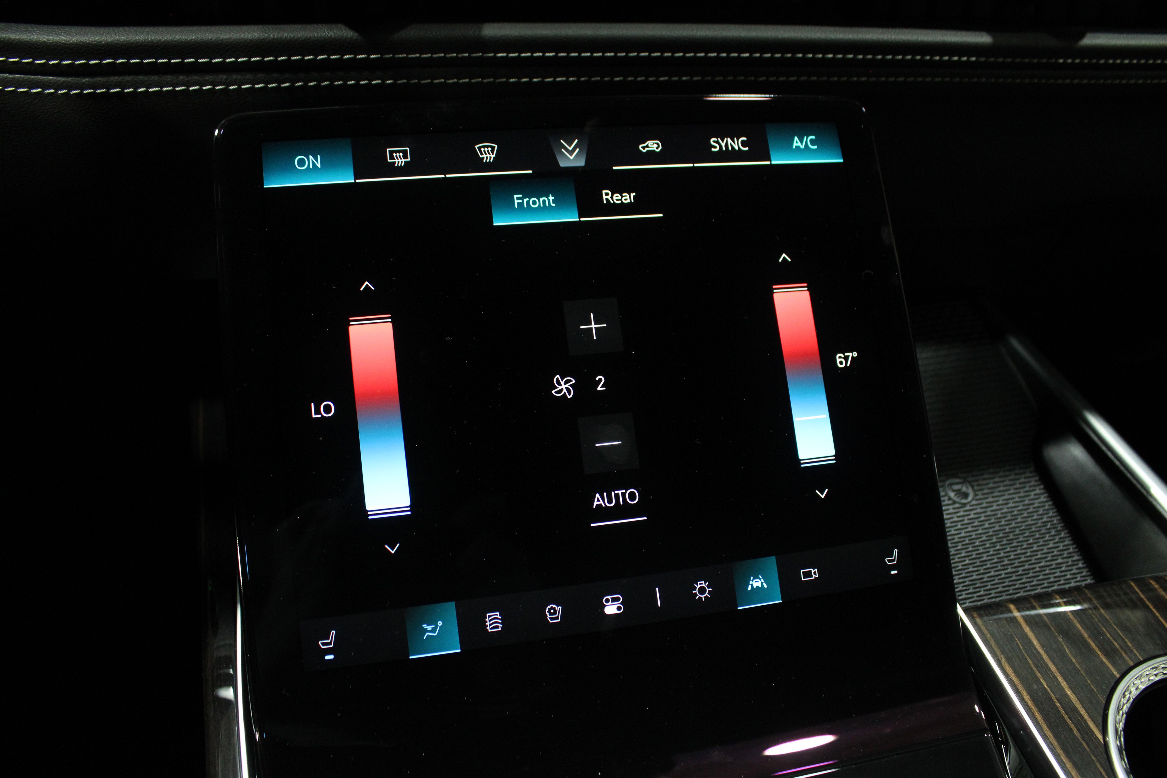 2025 Cadillac Escalade Premium Luxury photo 16