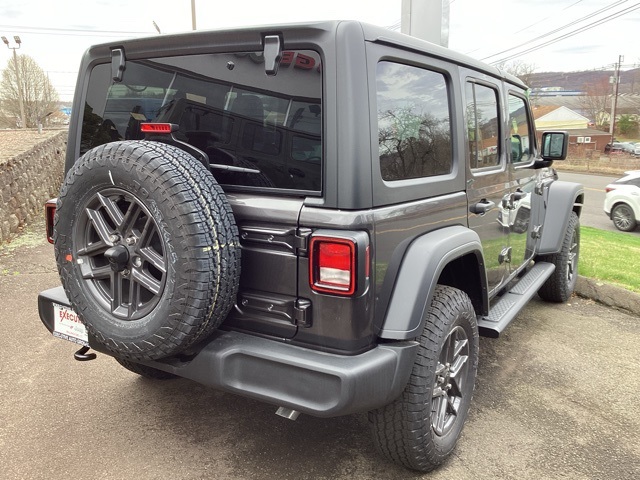 2025 Jeep Wrangler Sport S photo 4