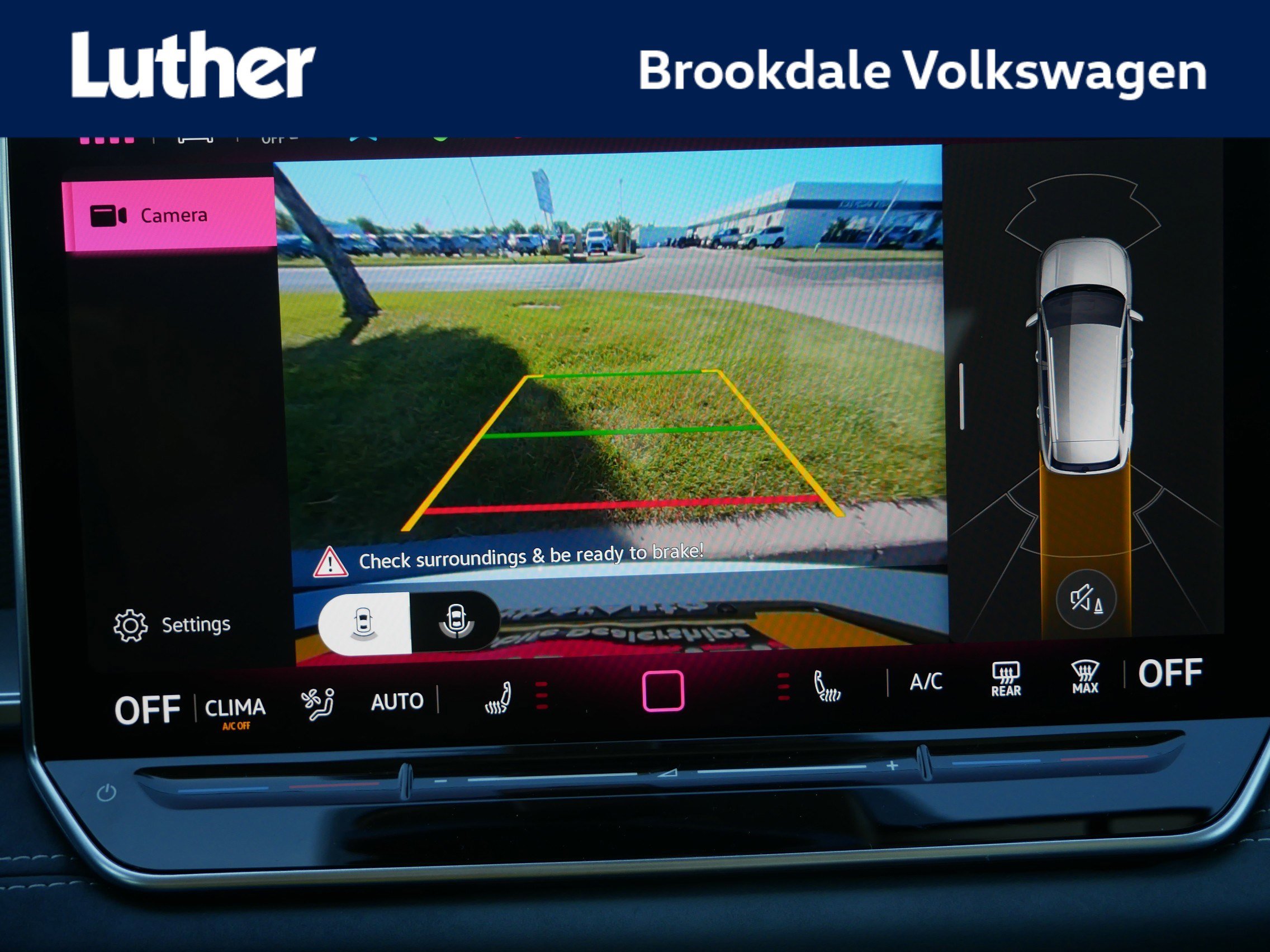 2025 Volkswagen Tiguan SE's photo