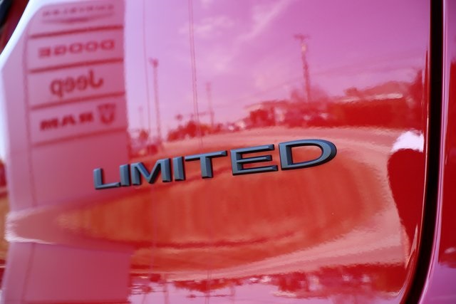 2026 Chrysler Pacifica Limited S Appearance photo 32