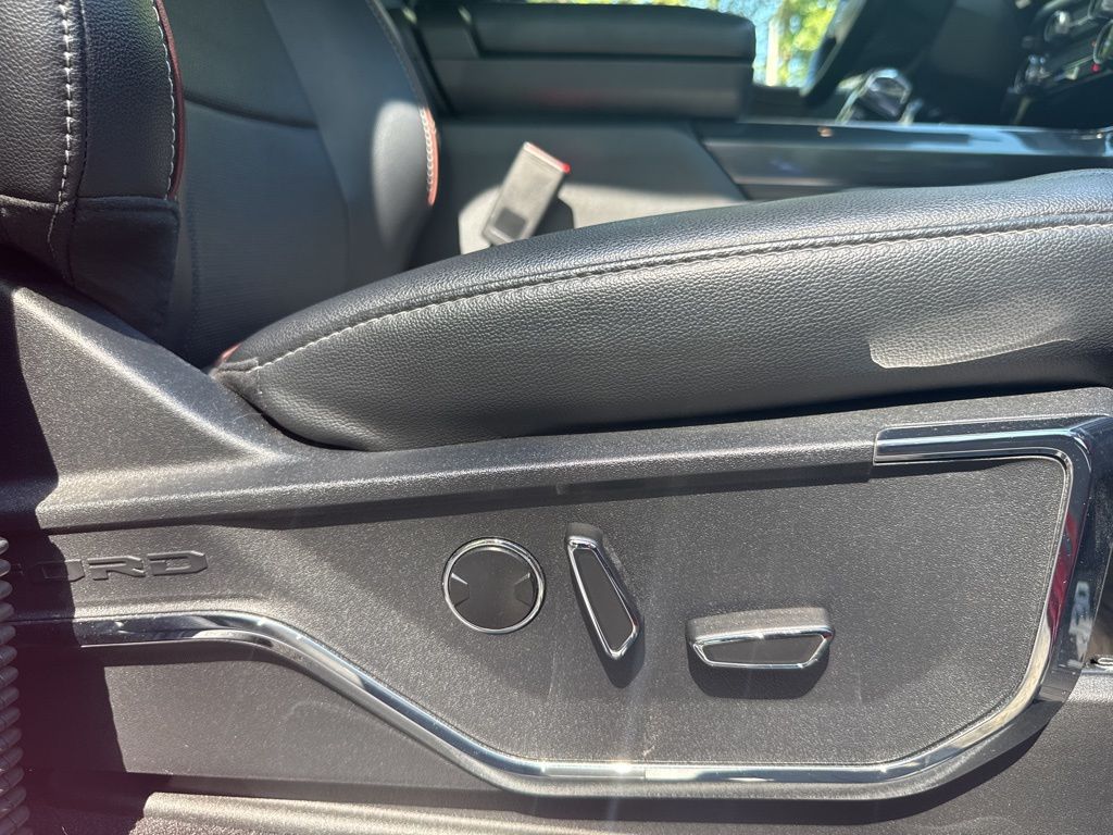 2023 Ford F-150 Lariat photo 16