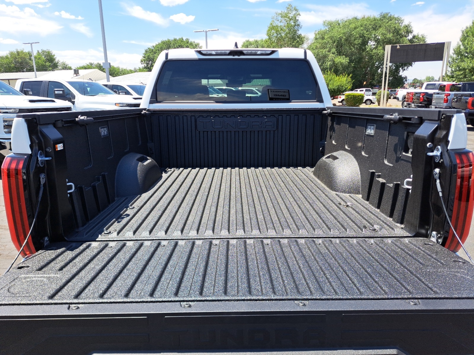 2025 Toyota Tundra SR5 CrewMax photo 5
