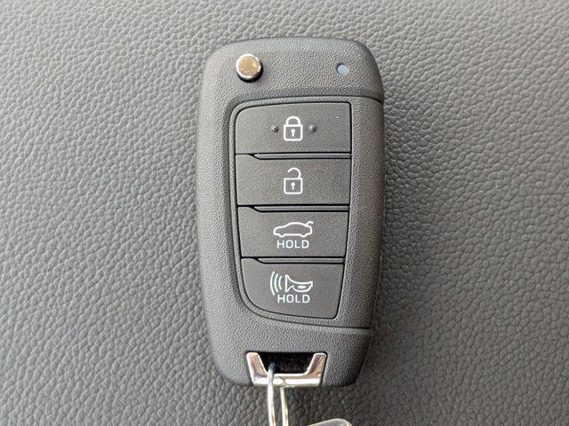 2025 Hyundai Elantra SE photo 25