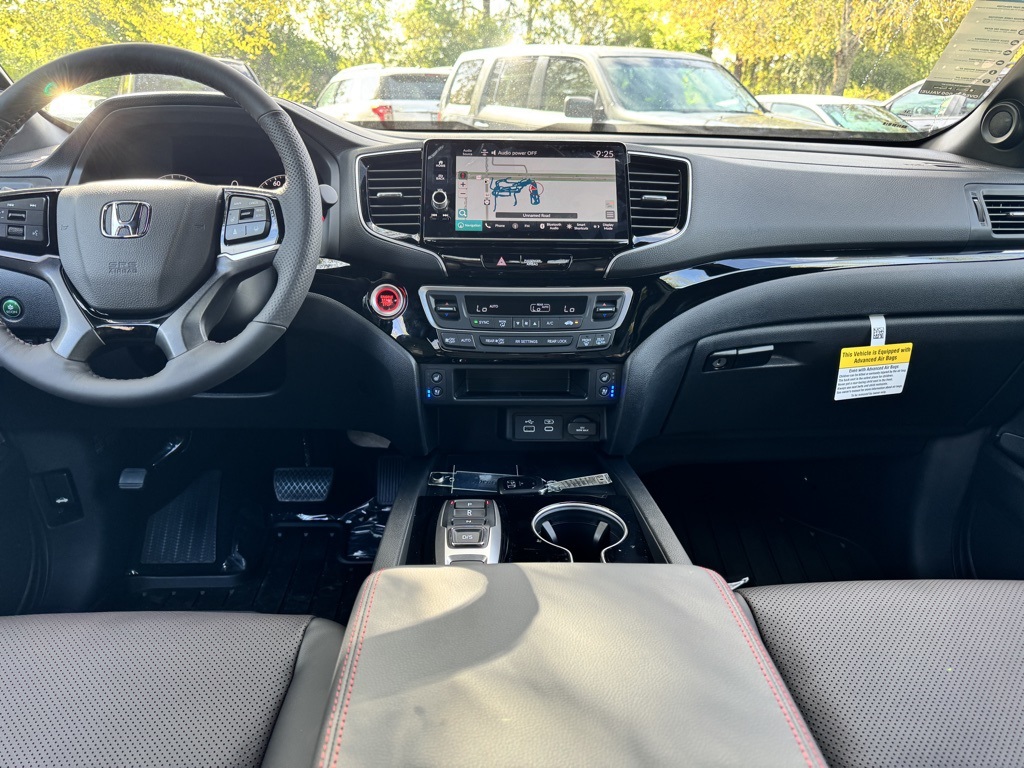 2025 Honda Ridgeline Black Edition photo 9