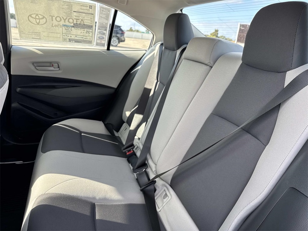 2026 Toyota Corolla LE photo 4