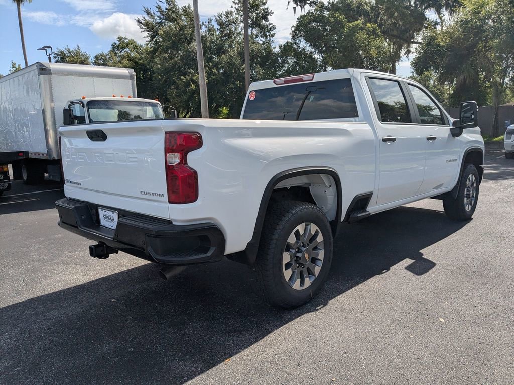 2025 Chevrolet Silverado Custom photo 4