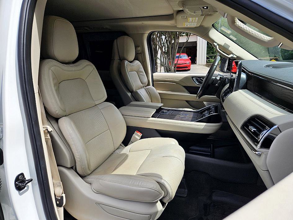2020 Lincoln Navigator Reserve photo 13