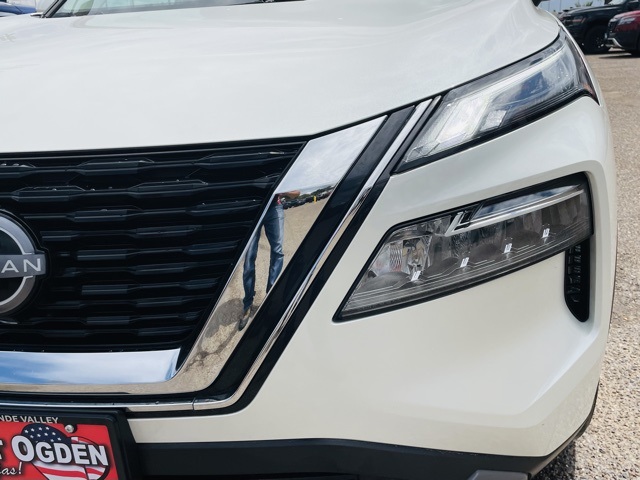 2023 Nissan Rogue SV photo 6