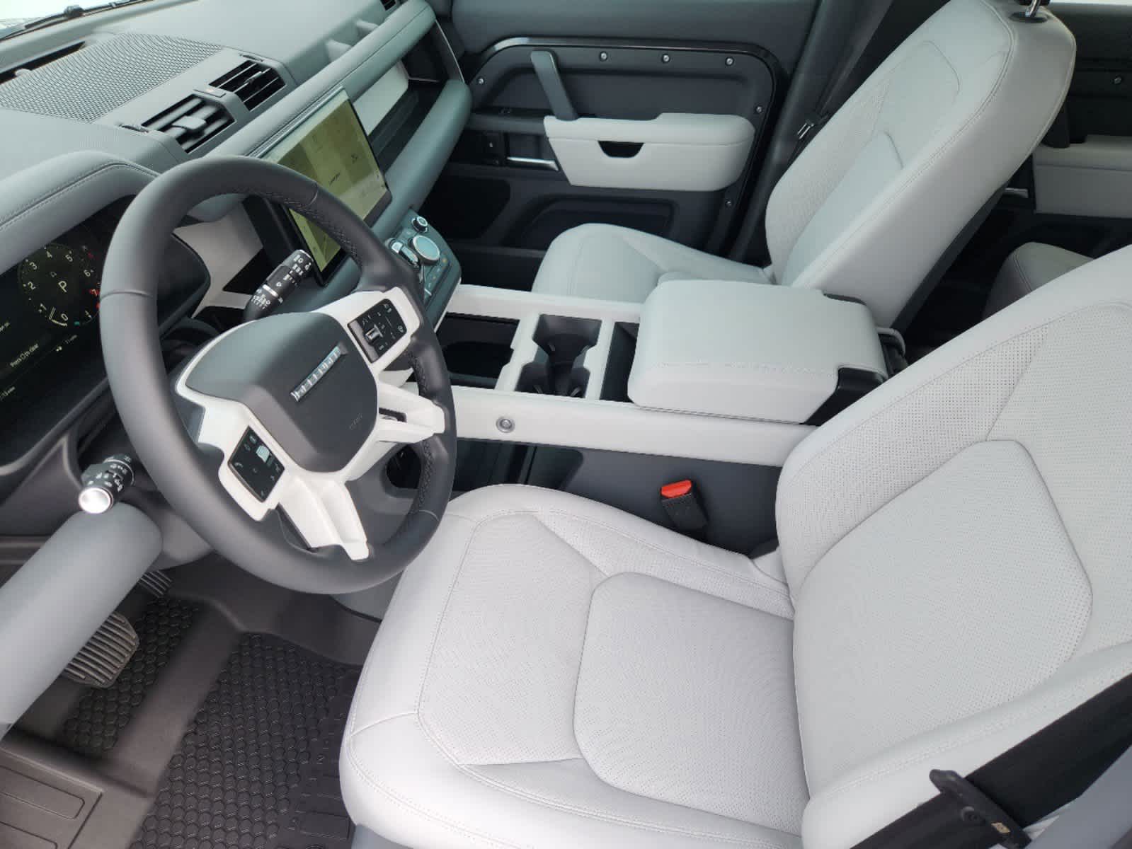 2025 Land Rover Defender 110 X-Dynamic SE photo 11