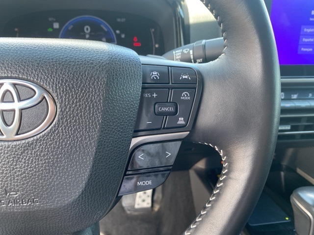 2025 Toyota Camry SE photo 25