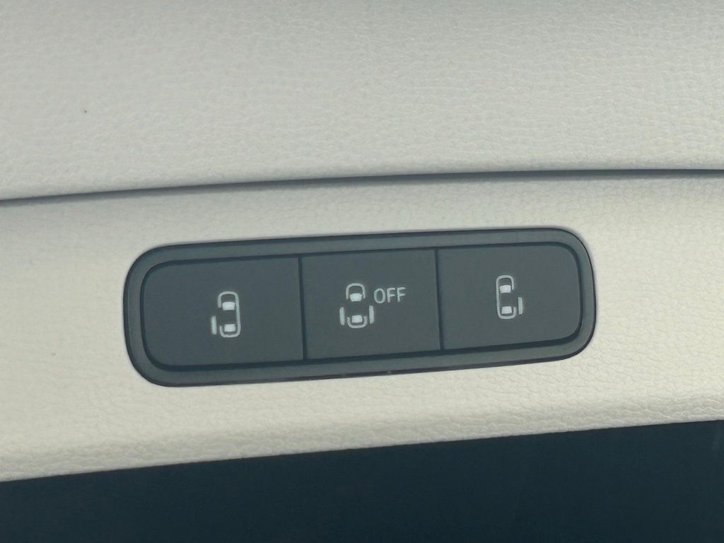 2025 Volkswagen ID. Buzz Pro Plus photo 43