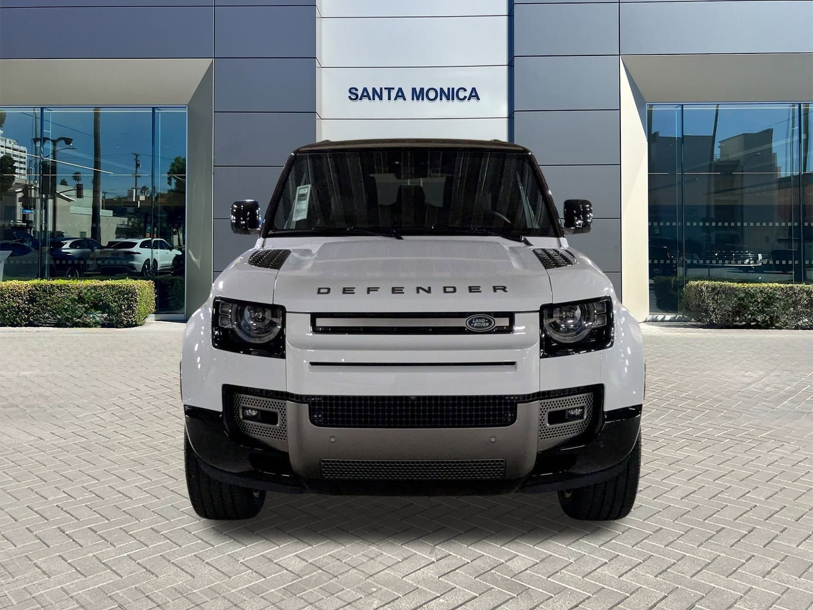 2025 Land Rover Defender 90 X-Dynamic SE photo 4
