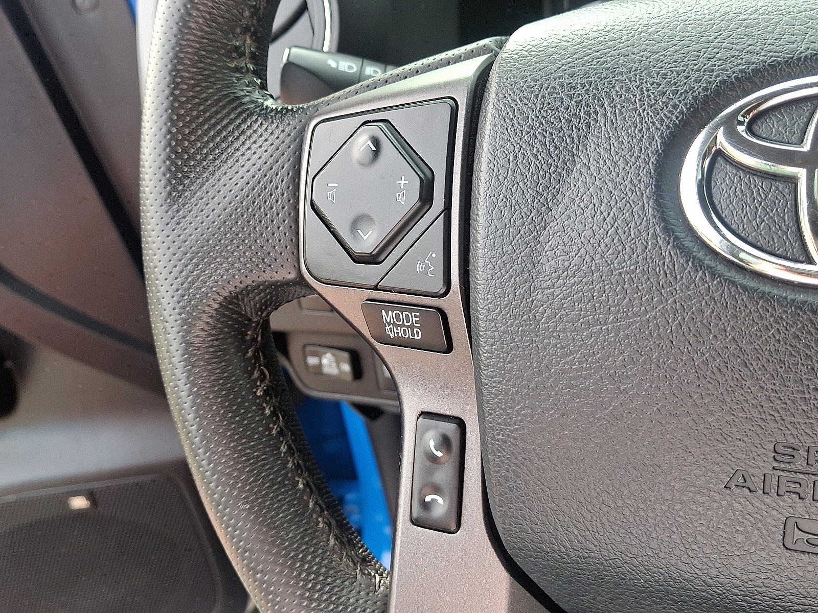 2020 Toyota Tacoma TRD Sport photo 23