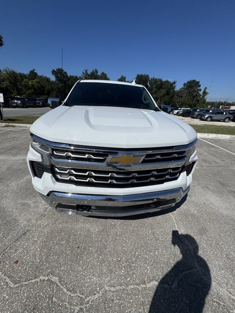 2023 Chevrolet Silverado 1500 LTZ photo 2