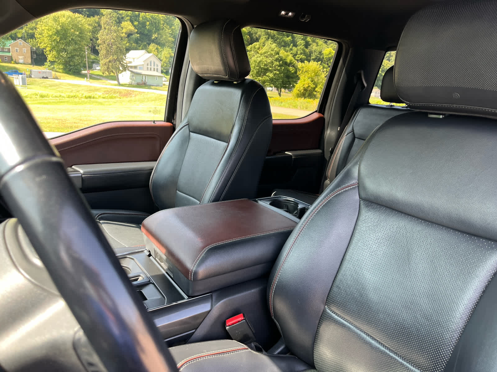 2021 Ford F-150 Lariat photo 27