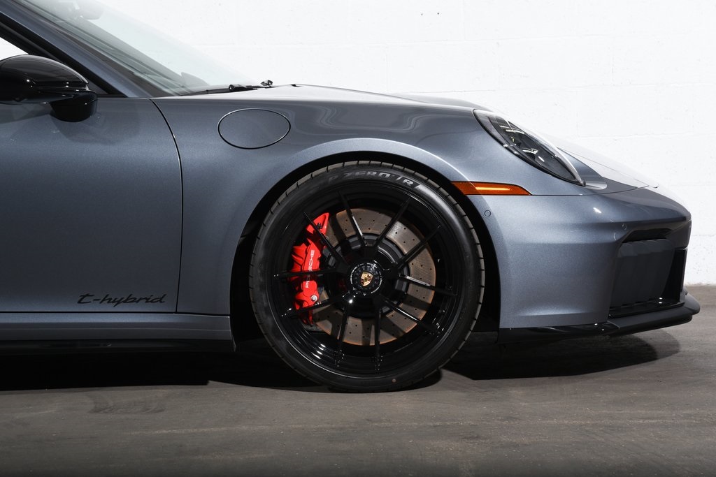 2026 Porsche 911 Coupe GTS photo 14