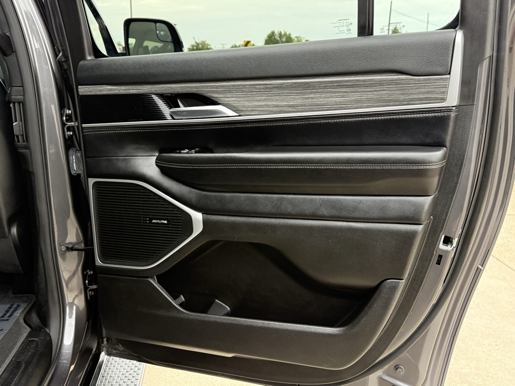 2024 Jeep Wagoneer L Series II photo 27